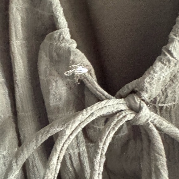 Green maxi dress. Stretchy. - Picture 4 of 5